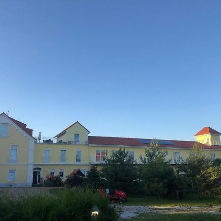 Holiday Centrum Žatec Екстериор снимка