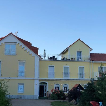Holiday Centrum Žatec Екстериор снимка