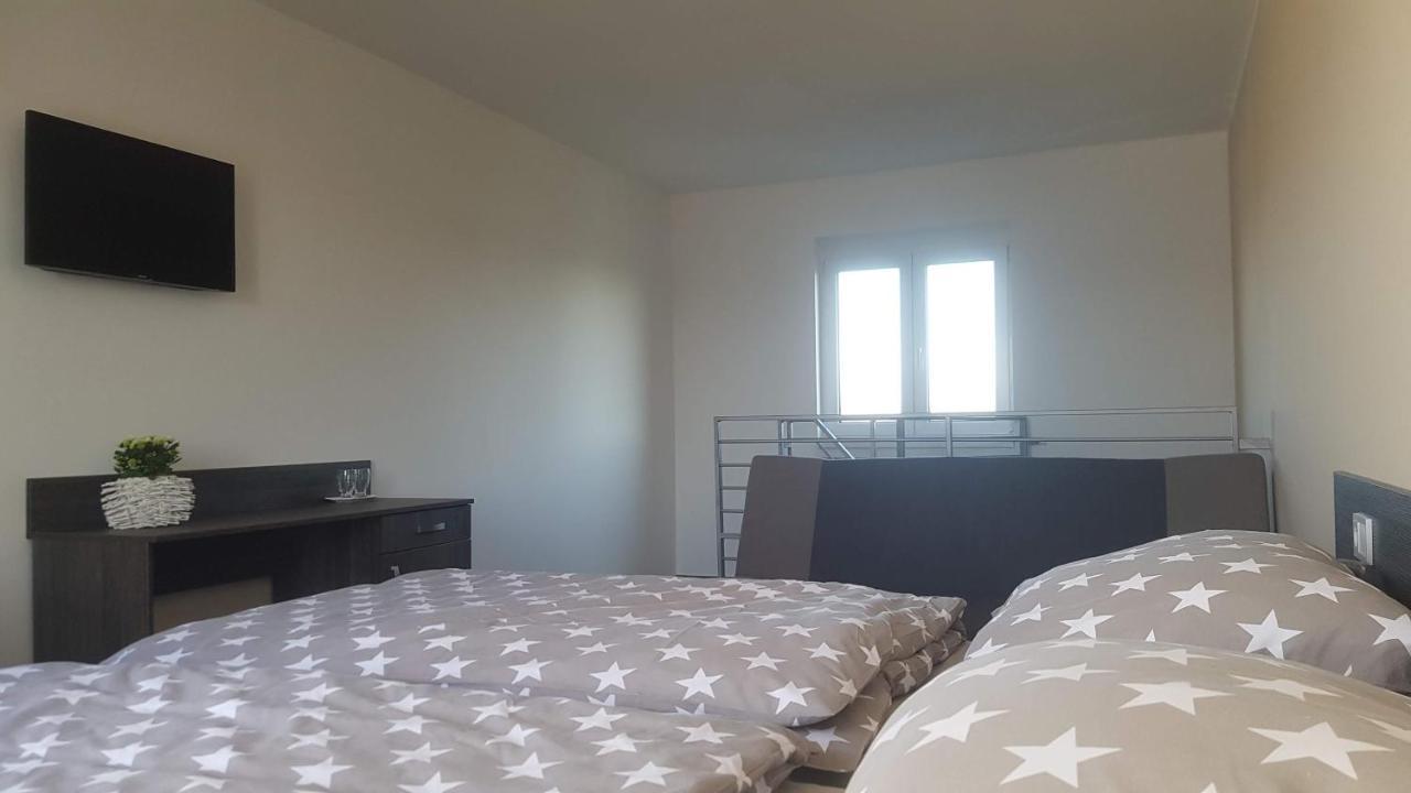Holiday Centrum Žatec Екстериор снимка