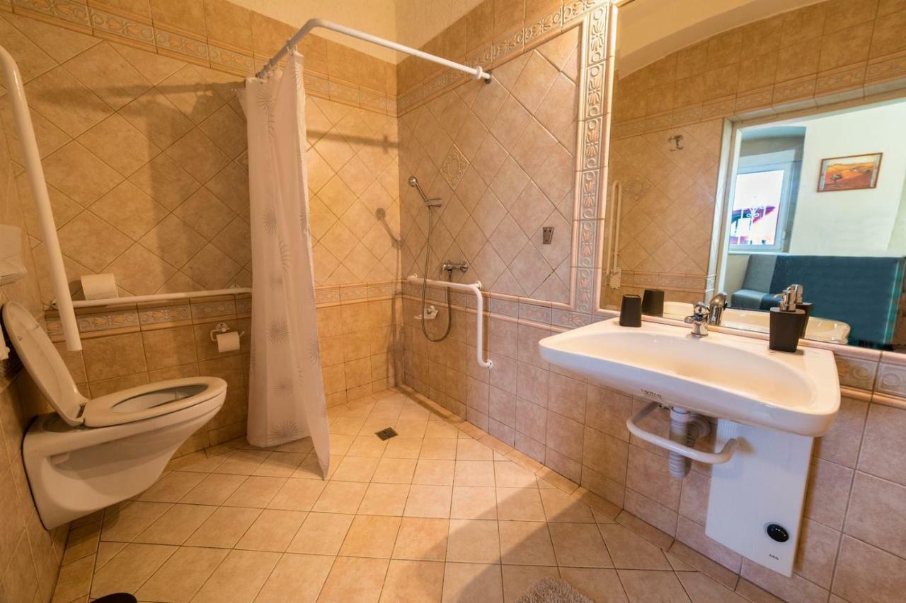 Holiday Centrum Žatec Екстериор снимка